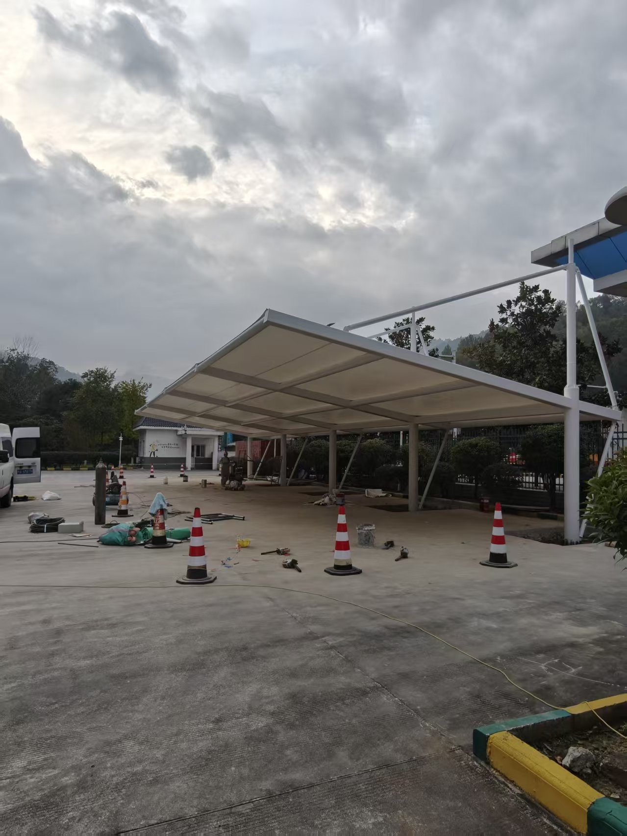 大同小区停车棚